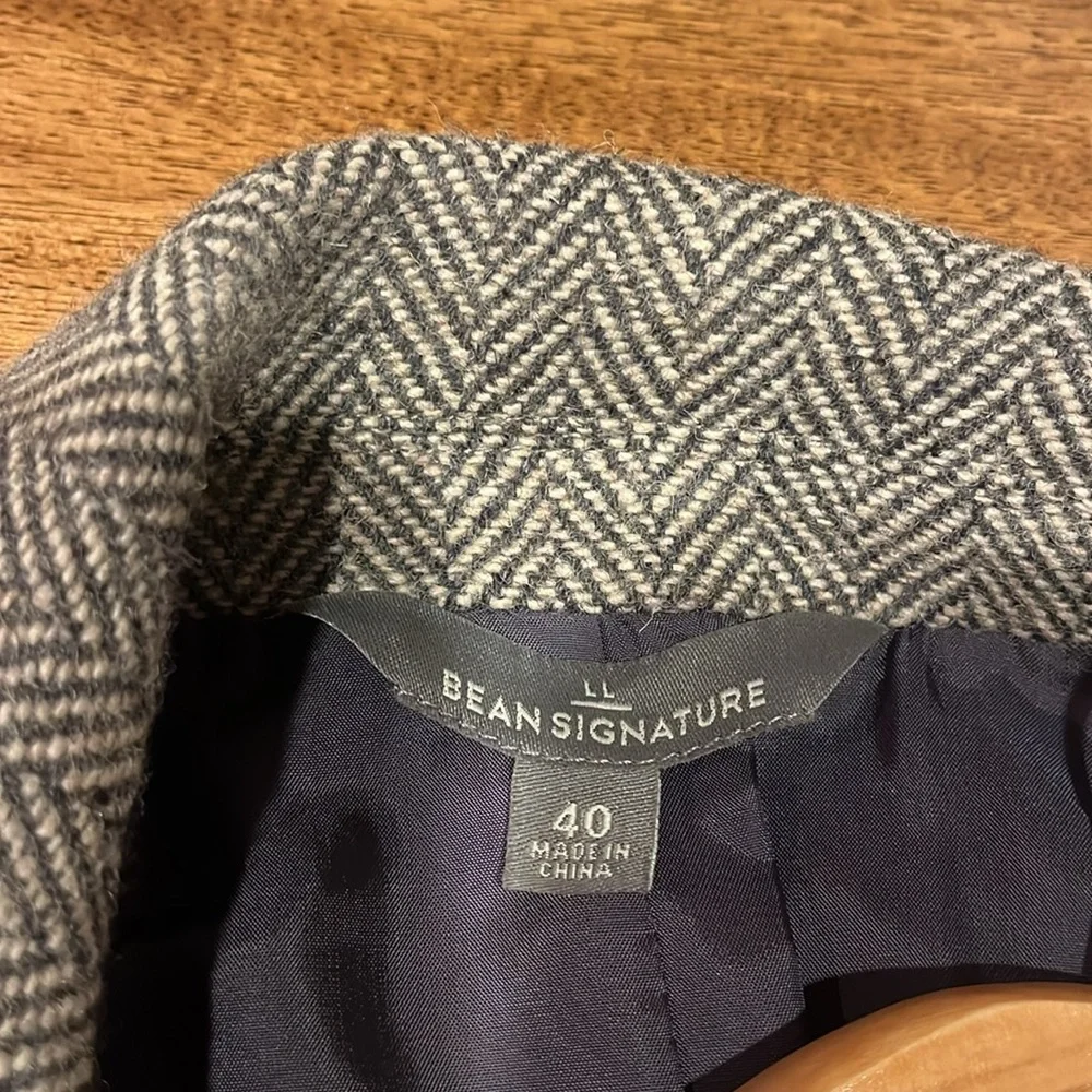 LL Bean Signature Wool Blazer Size 40 - Picture 5 of 6